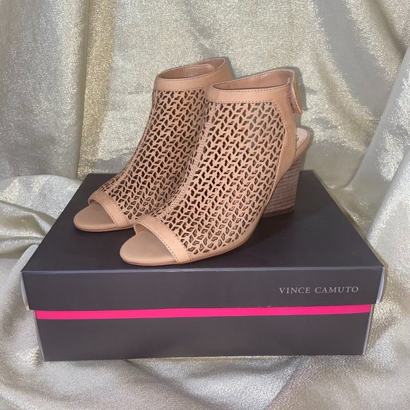 Vince Camuto Dastana Heels